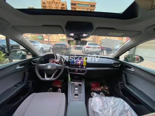 سيات ليون 2026 رمادي جديدة للبيع - 3