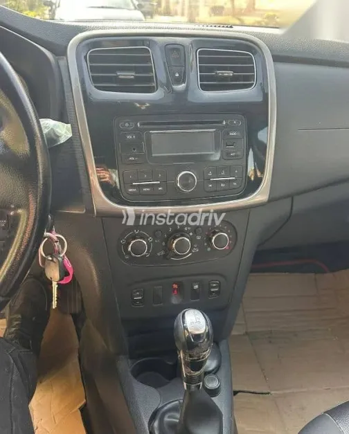 رينو لوجان 2016 أحمر مستعملة للبيع - 2