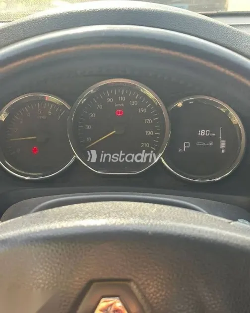 رينو لوجان 2016 أحمر مستعملة للبيع - 3