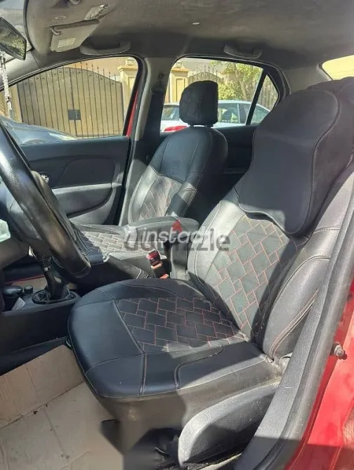 رينو لوجان 2016 أحمر مستعملة للبيع - 4