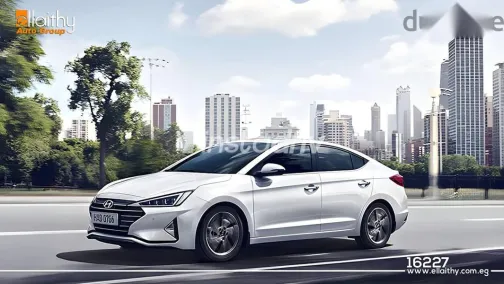هيونداي إلنترا 2026 فضي جديدة للبيع - 2