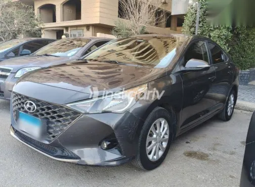 هيونداي اكسنت 2021 رمادي مستعملة للبيع - 4