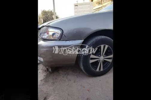 نيسان صنى 2000 بني مستعملة للبيع - 3