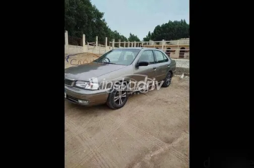 نيسان صنى 2000 بني مستعملة للبيع - 8