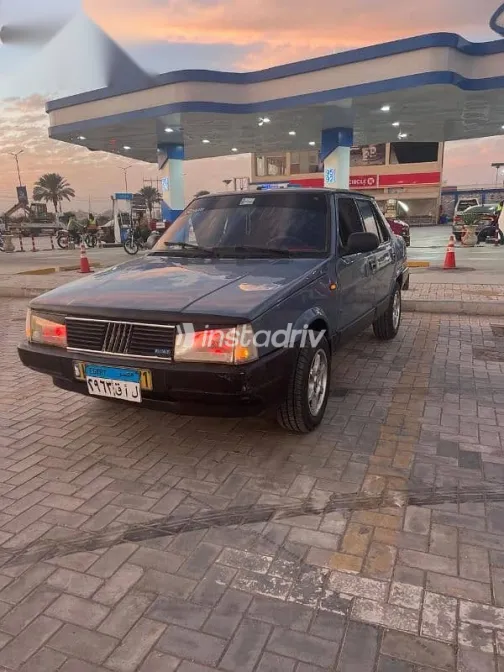 فيات ريجاتا 1986 أزرق غامق مستعملة للبيع - 1