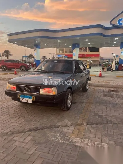 فيات ريجاتا 1986 أزرق غامق مستعملة للبيع - 4