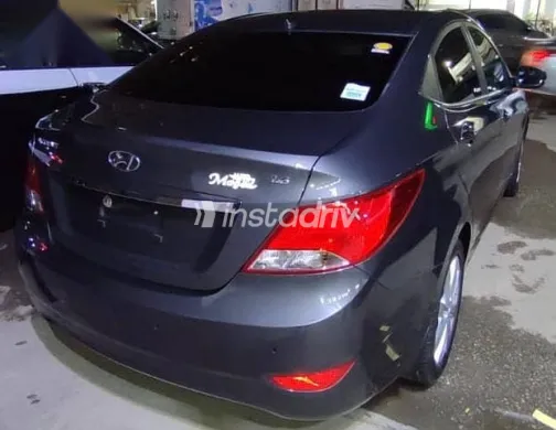 هيونداي اكسنت 2026 أزرق غامق جديدة للبيع - 4