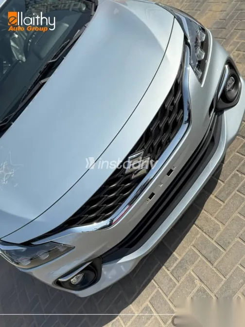 سوزوكى بالينو 2025 فضي جديدة للبيع - 2