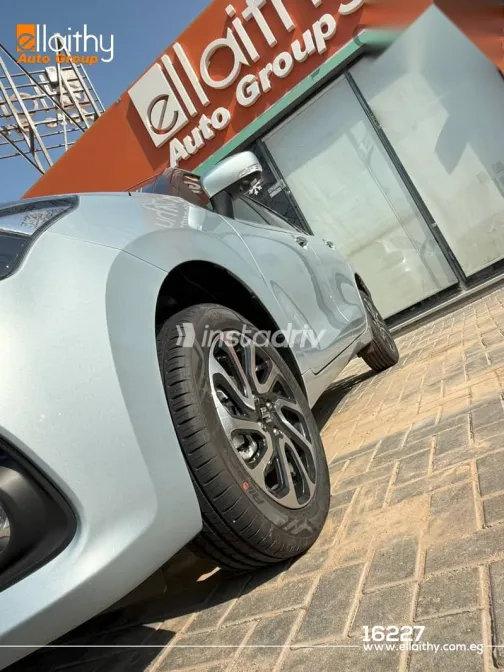 سوزوكى بالينو 2025 فضي جديدة للبيع - 4