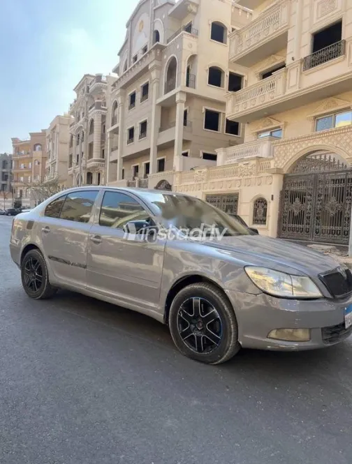 سكودا اوكتافيا A5 2006 رمادي غامق مستعملة للبيع - 4