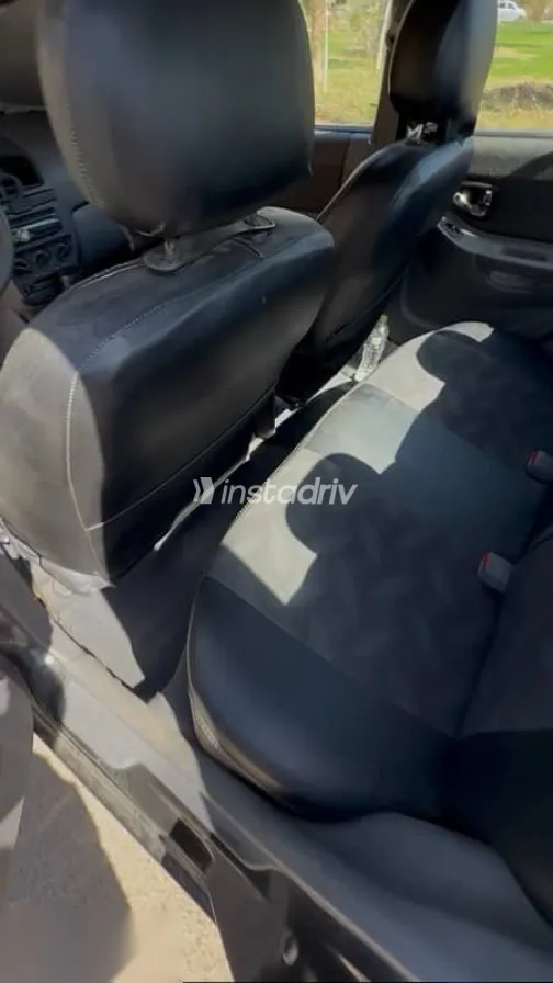 هيونداي فيرنا 2010 أسود مستعملة للبيع - 7