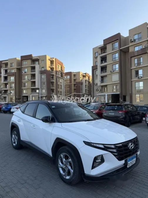 Hyundai Tucson 2021 White Used for Sale - 1