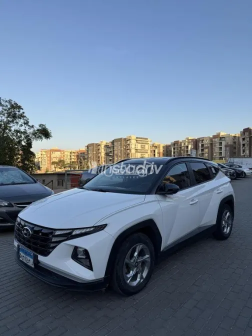 Hyundai Tucson 2021 White Used for Sale - 3