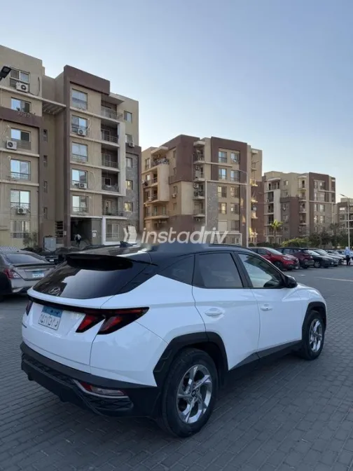 Hyundai Tucson 2021 White Used for Sale - 4