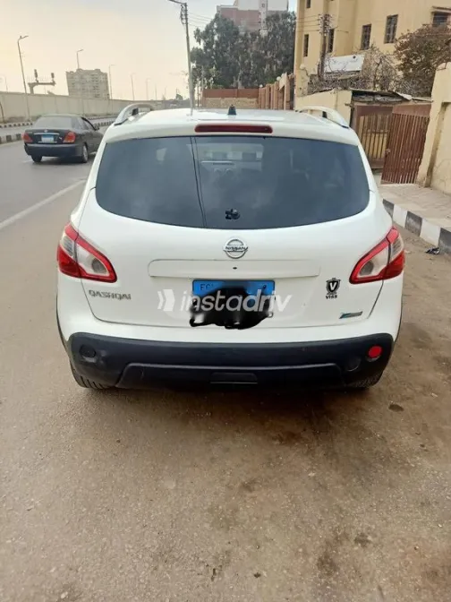 نيسان قشقاي 2013 أبيض مستعملة للبيع - 1