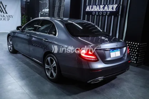 Mercedes A 180 2018 Gray Used for Sale - 4