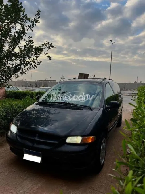 كرايسلر فويجر 1998 أسود مستعملة للبيع - 4