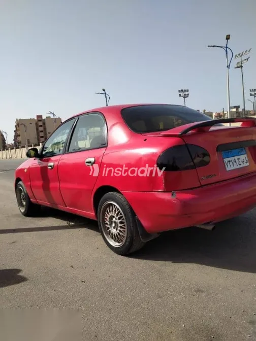 دايو لانوس 2000 أحمر مستعملة للبيع - 2