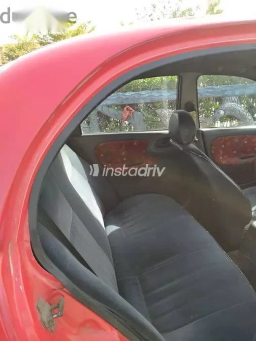 دايو لانوس 2000 أحمر مستعملة للبيع - 5