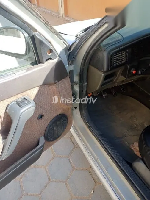 رينو 19 2000 فضي مستعملة للبيع - 2