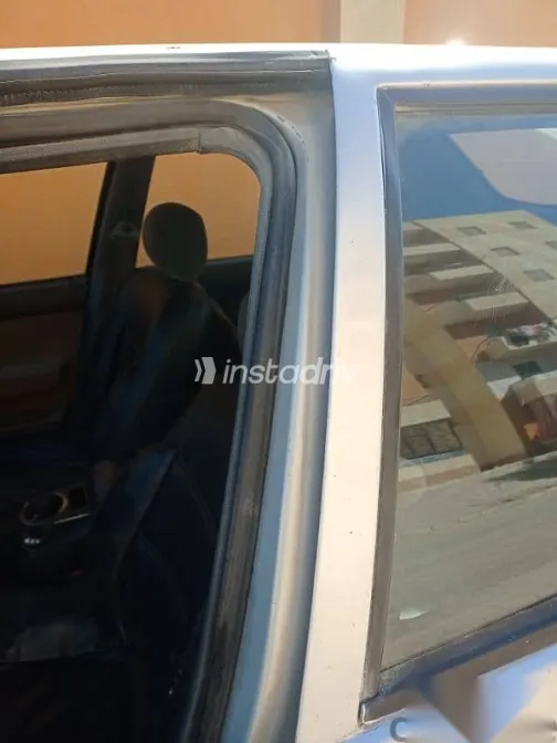 رينو 19 2000 فضي مستعملة للبيع - 4