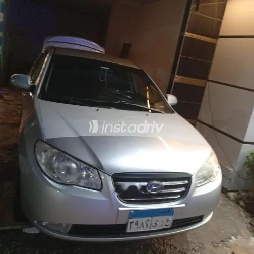 هيونداي إلنترا 2011 فضي مستعملة للبيع - 5