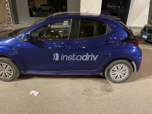 Toyota Yaris 2021 White Used for Sale - 2