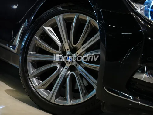 بي ام دبليو 740 2019 أبيض مستعملة للبيع - 2