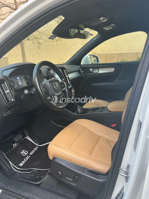 Volvo XC 40 2020 White Used for Sale - 1
