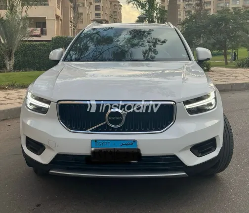 Volvo XC 40 2020 White Used for Sale - 4