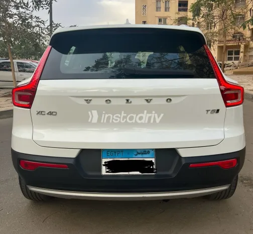 Volvo XC 40 2020 White Used for Sale - 5