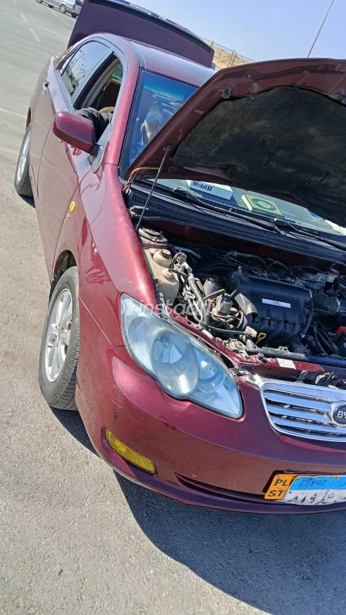 بى واى دى‬ F3 2016 أبيض مستعملة للبيع - 2