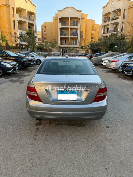 مرسيدس C 180 2012 أبيض مستعملة للبيع - 10