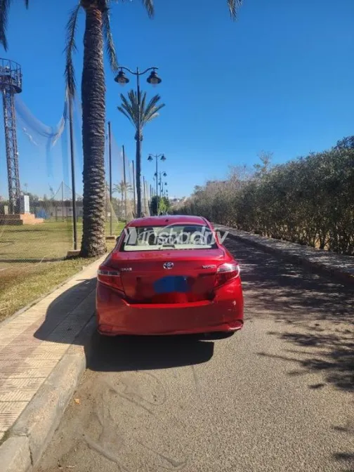 تويوتا ياريس 2014 أحمر مستعملة للبيع - 5