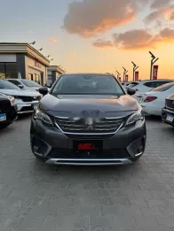 بيجو 5008 2019 رمادي مستعملة للبيع