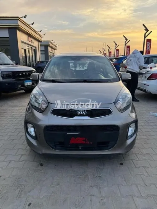كيا بيكانتو 2017 بني مستعملة للبيع - 1