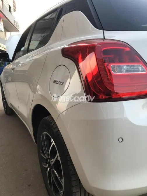 سوزوكى سويفت 2023 أبيض مستعملة للبيع - 3