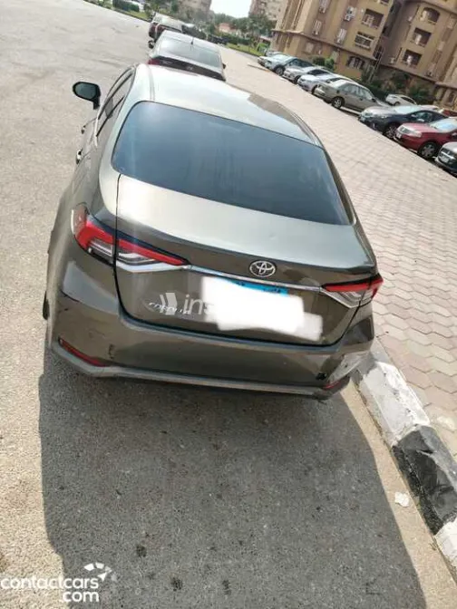 تويوتا كورولا 2020 أبيض مستعملة للبيع - 1