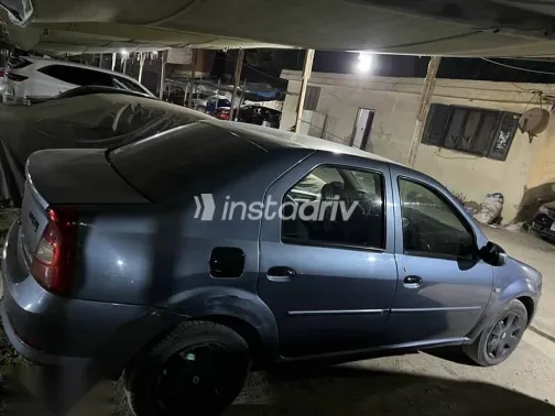 رينو لوجان 2013 أزرق غامق مستعملة للبيع - 2