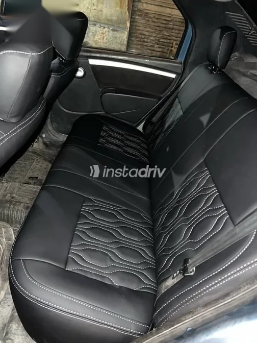 رينو لوجان 2013 أزرق غامق مستعملة للبيع - 4