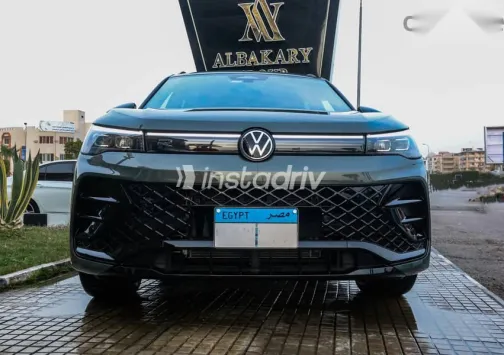 Volkswagen Tiguan 2025 Silver Used for Sale - 4