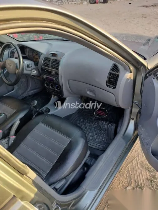 Hyundai Verna 2012 Silver Used for Sale - 5