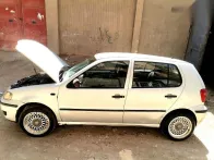 فولكس فاغن بولو 2000 فضي مستعملة للبيع