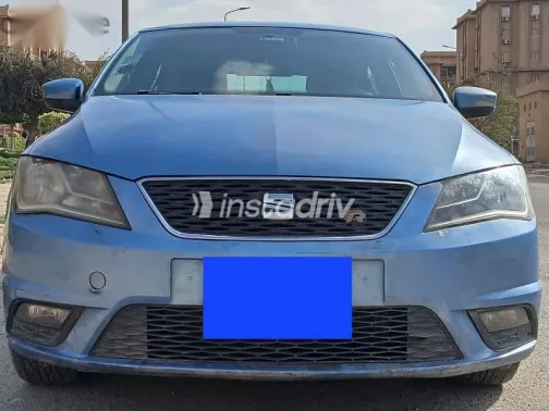 سيات توليدو 2014 أزرق غامق مستعملة للبيع - 1