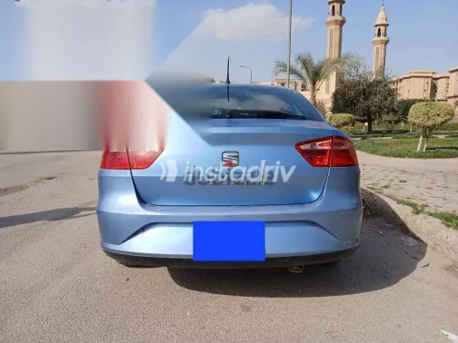 سيات توليدو 2014 أزرق غامق مستعملة للبيع - 3