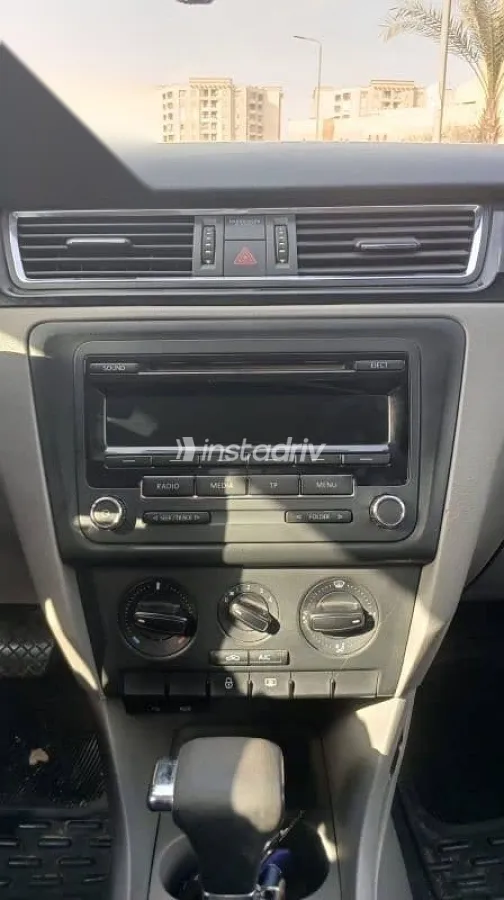 سيات توليدو 2014 أزرق غامق مستعملة للبيع - 8