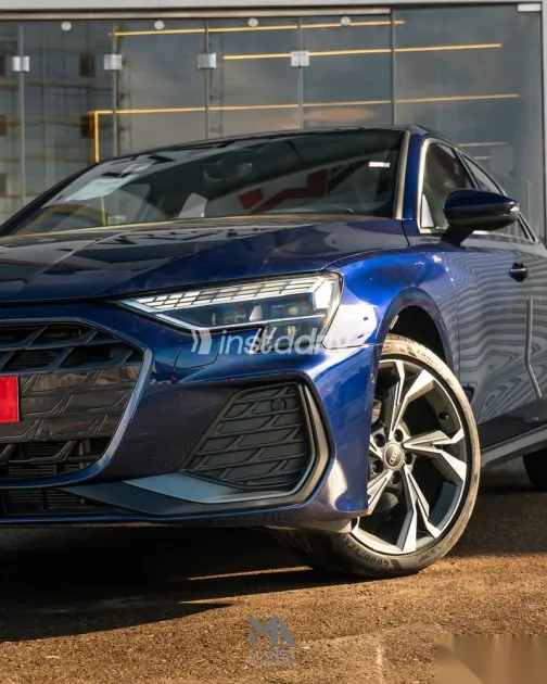 اودي A3 2026 أزرق غامق جديدة للبيع - 8