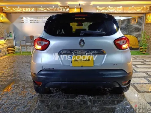 Renault Captur 2017 Silver Used for Sale - 7