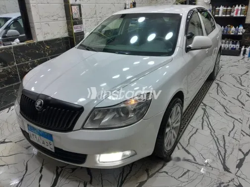 سكودا فانتازيا 2011 أبيض مستعملة للبيع - 1