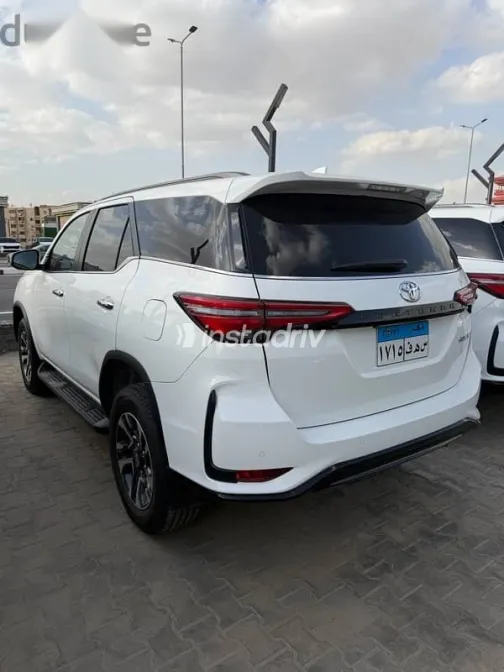 Toyota Fortuner 2025 White Used for Sale - 4
